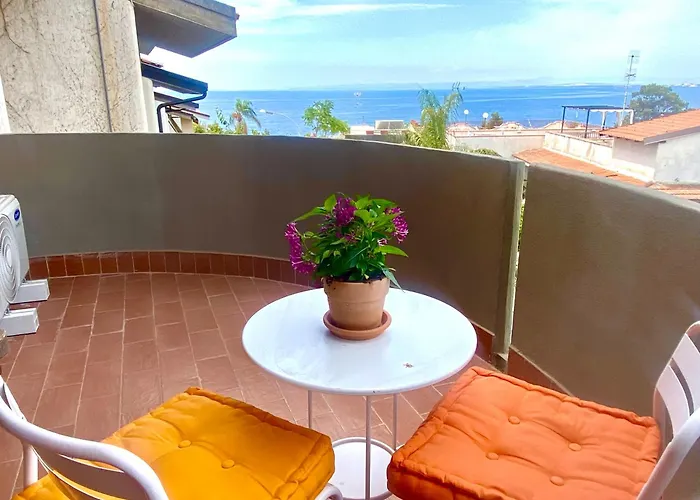 Marilu E Il Mare - Terraced House