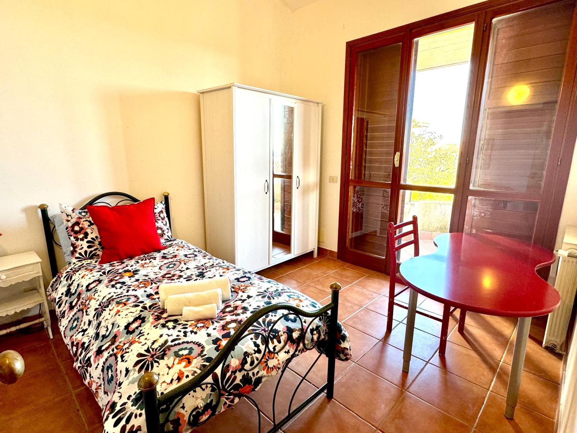 Marilu E Il Mare - Terraced House