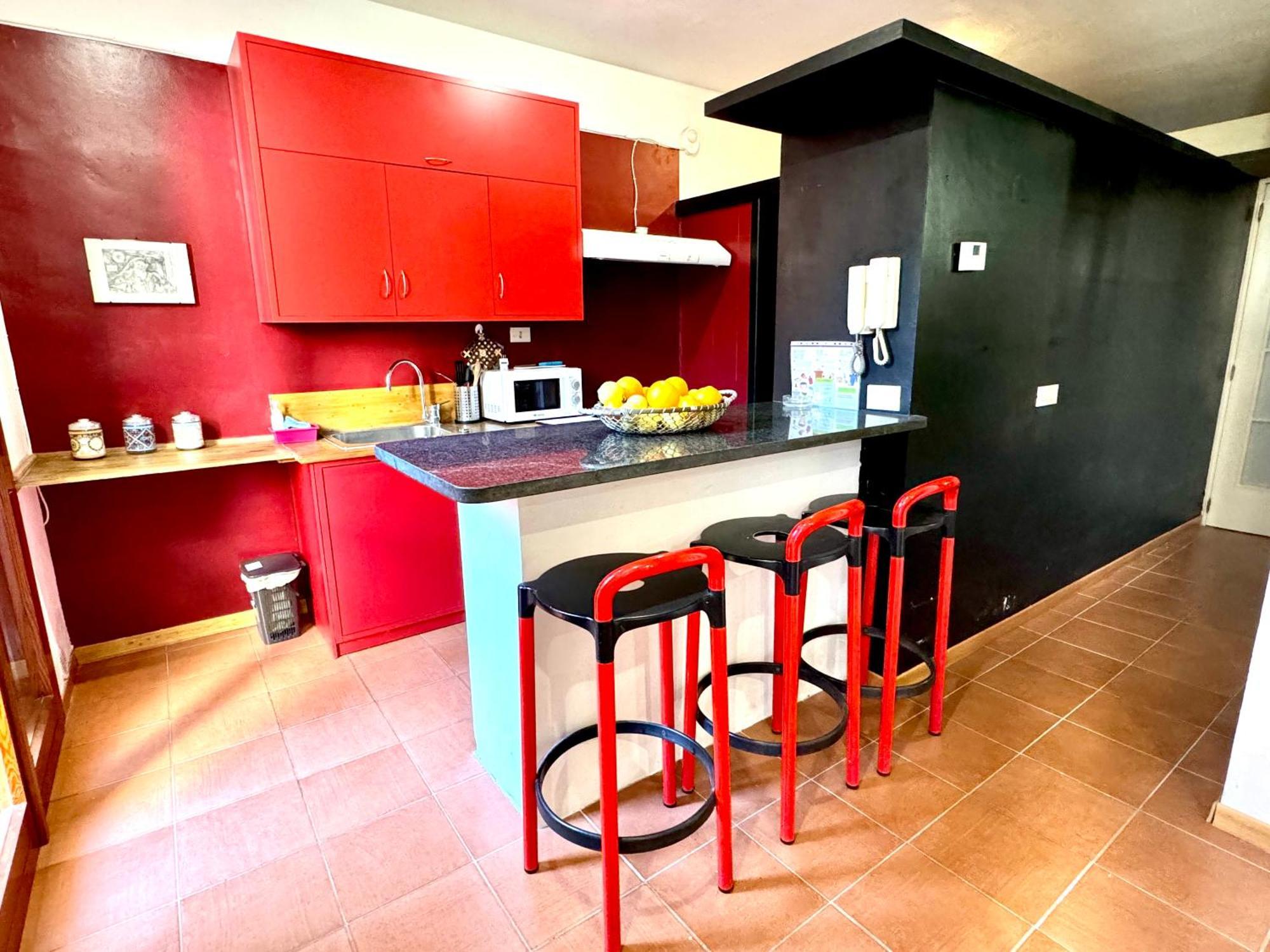 Marilu E Il Mare - Terraced House *